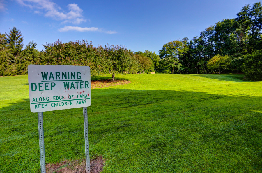 Kreag Road Park water warning sign